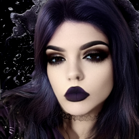 Meet your Posher, Luna - Picture 1 of 8